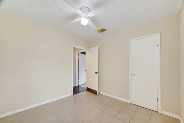 $1,950 | 319 Richvale Lane, Houston, TX 77598