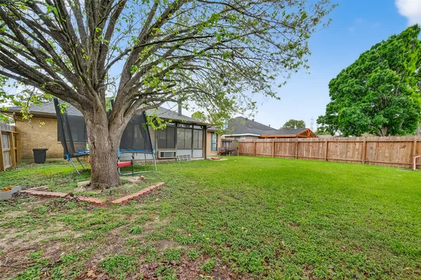 $1,950 | 319 Richvale Lane, Houston, TX 77598