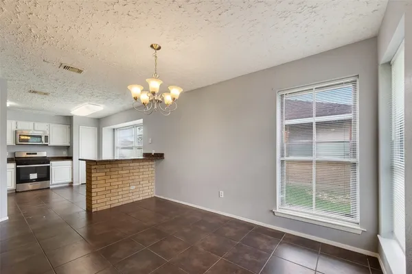 $1,950 | 319 Richvale Lane, Houston, TX 77598