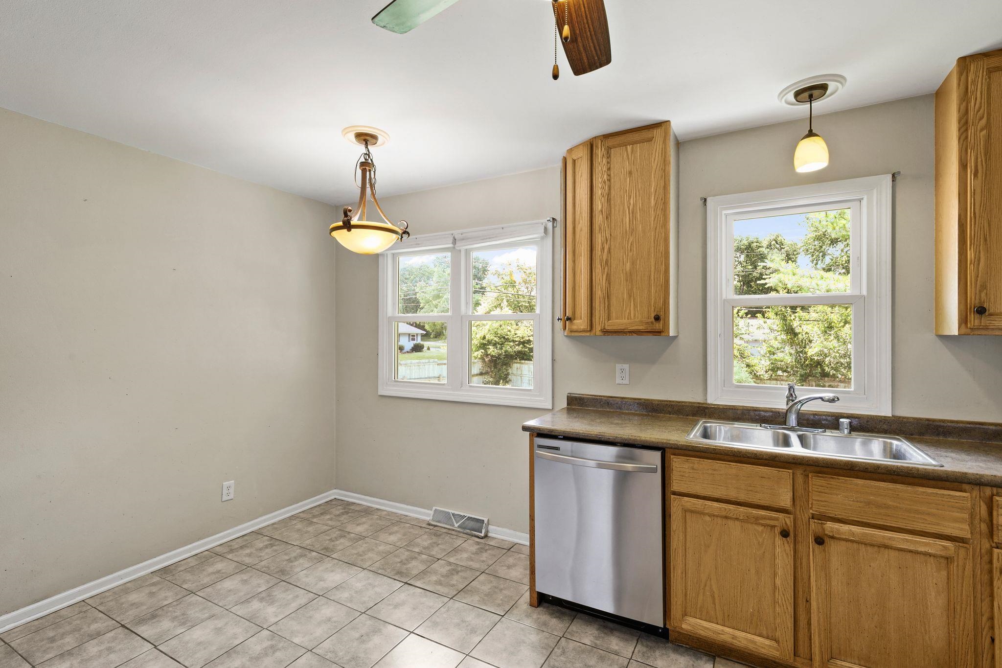 1417 Wyoming Way Madison, WI 53704 - Photo 12 of 37
