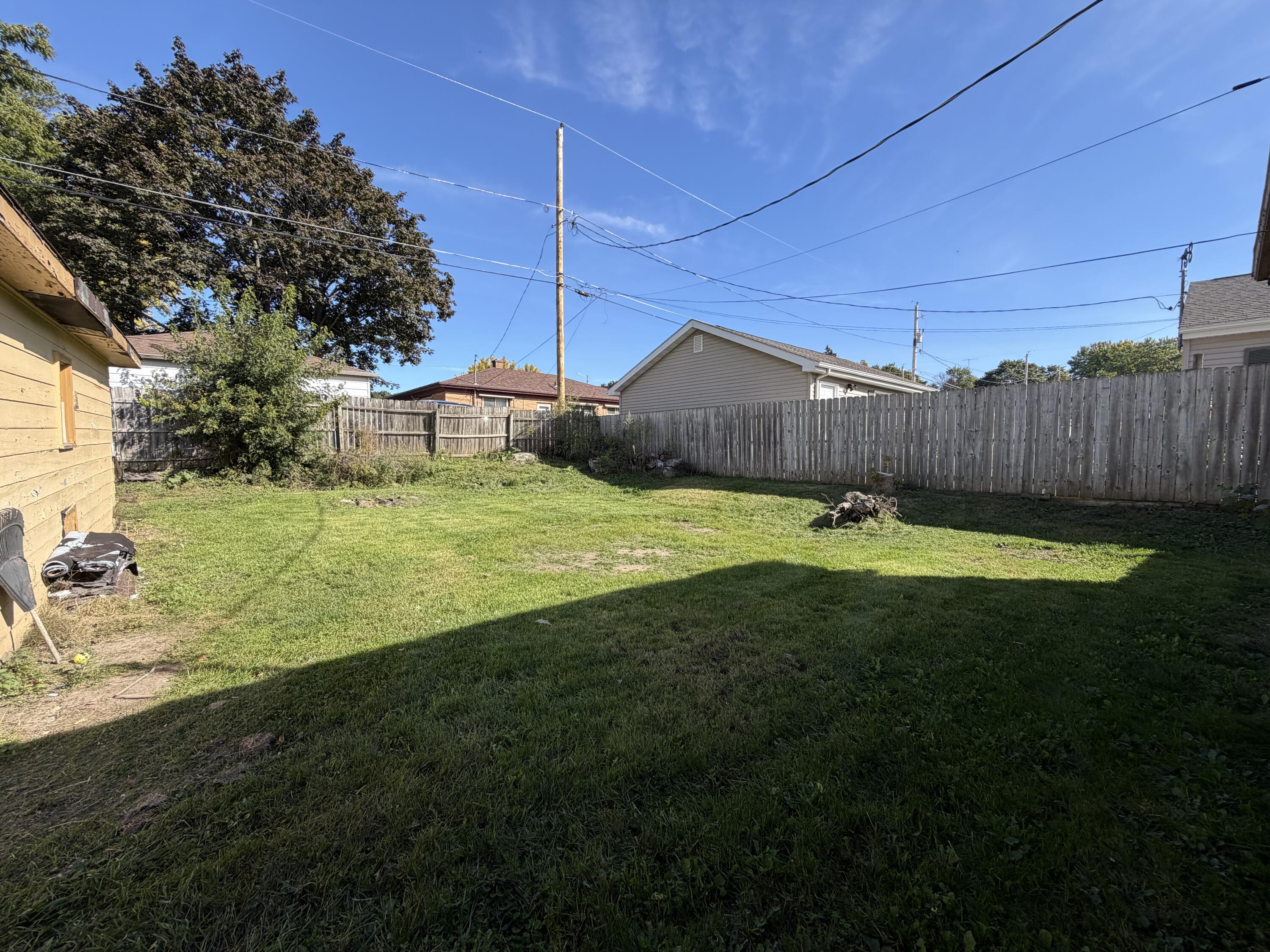 2708 West High Street Racine, WI 53404 - Photo 12 of 12 Back yard