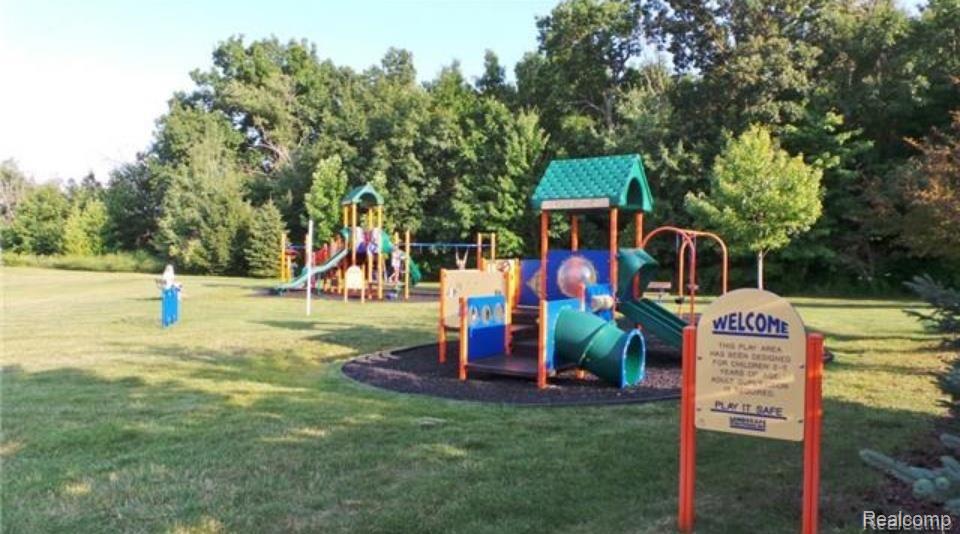 4244 Hampton Ridge Boulevard, Unit 160 Howell, MI 48843 - Photo 5 of 22 PlayArea.jpg