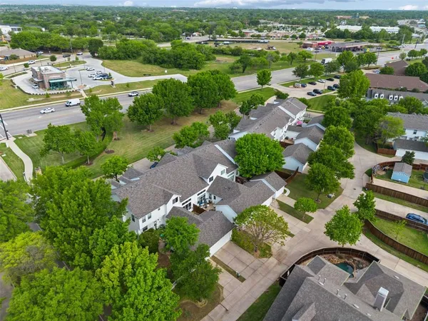 $409,900 | 6204 Crescent Street, North Richland Hills, TX 76180