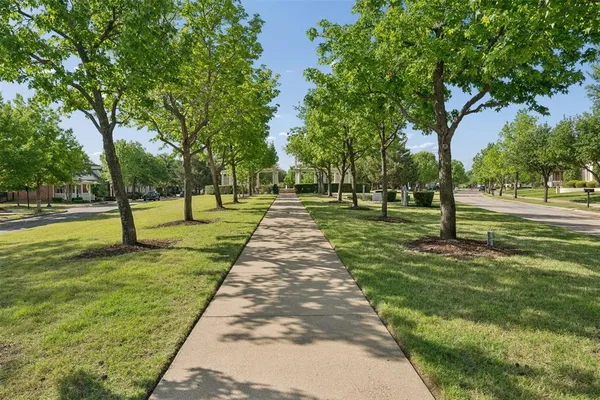 $409,900 | 6204 Crescent Street, North Richland Hills, TX 76180