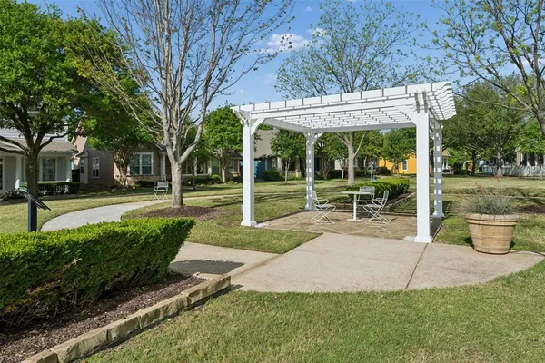 $409,900 | 6204 Crescent Street, North Richland Hills, TX 76180