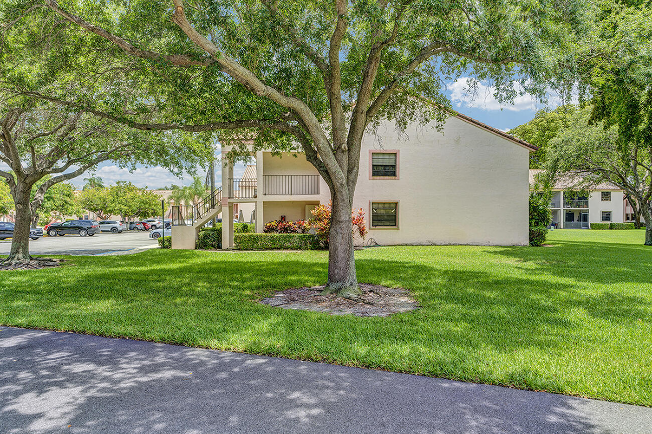 3191 Leewood Terrace, Unit L138 Boca Raton, FL 33431 - Photo 28 of 46 Side View