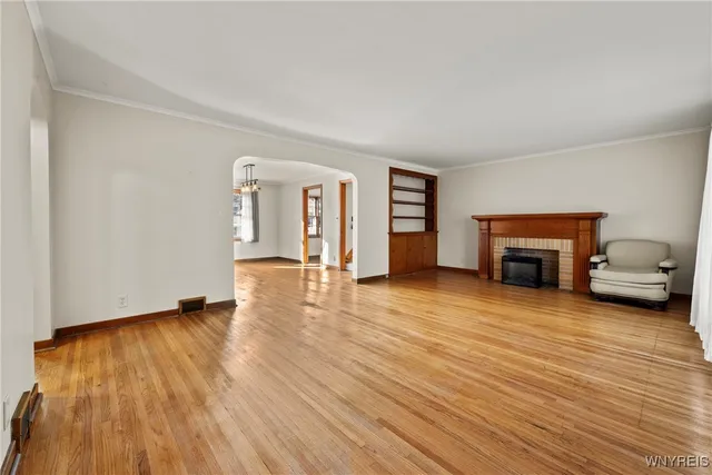 $299,900 | 42 Jasper Drive, Amherst, NY 14226