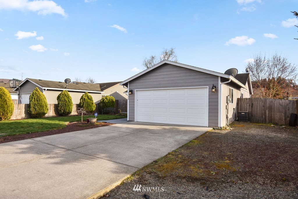 130 Balboa Loop Kelso, WA 98626 - Photo 3 of 20 Gallery Image 3