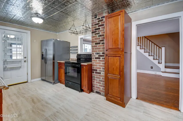 $249,999 | 61 Fort Johnson Avenue, Fort Johnson, NY 12070