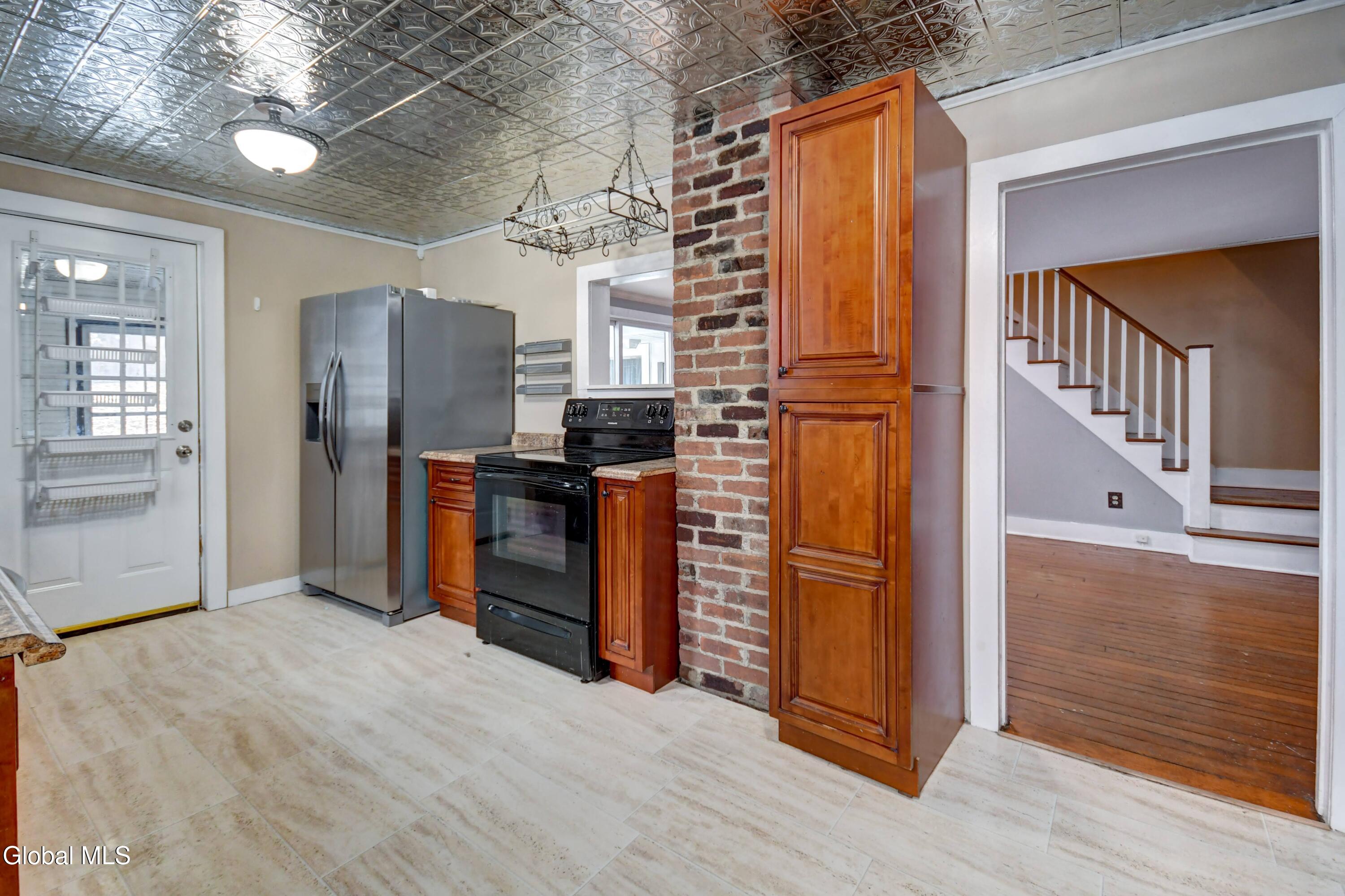 61 Fort Johnson Avenue Fort Johnson, NY 12070 - Photo 15 of 52 61 Fort Johnson Ave-17