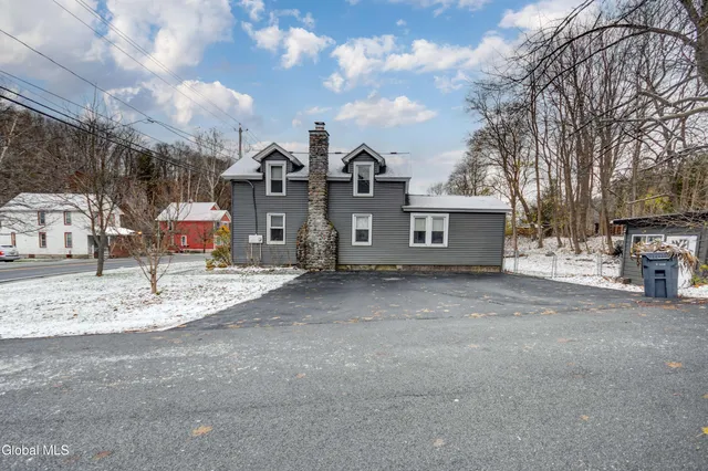 $249,999 | 61 Fort Johnson Avenue, Fort Johnson, NY 12070