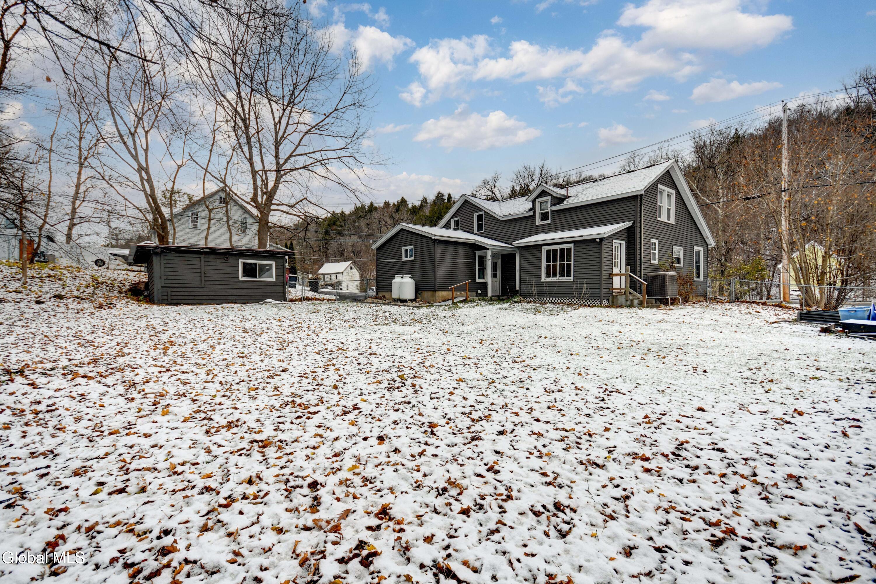 61 Fort Johnson Avenue Fort Johnson, NY 12070 - Photo 4 of 52 61 Fort Johnson Ave-7