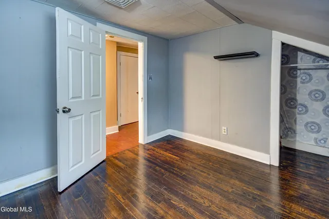 $249,999 | 61 Fort Johnson Avenue, Fort Johnson, NY 12070