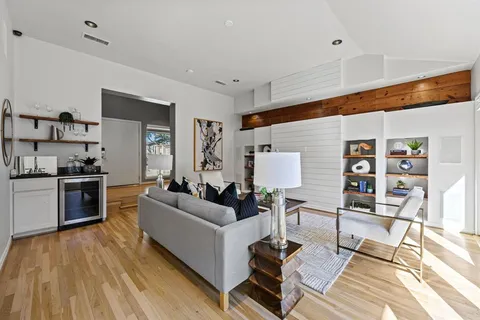 $899,000 | 10536 Egret Lane, Dallas, TX 75230