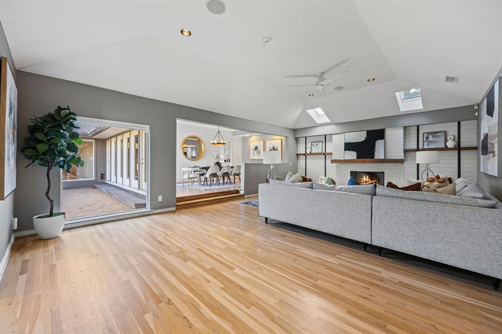 10536 Egret Lane Dallas, TX 75230 - Photo 5 of 37