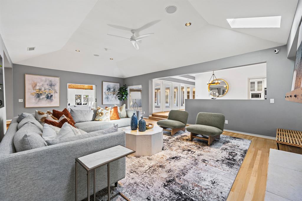 10536 Egret Lane Dallas, TX 75230 - Photo 9 of 37