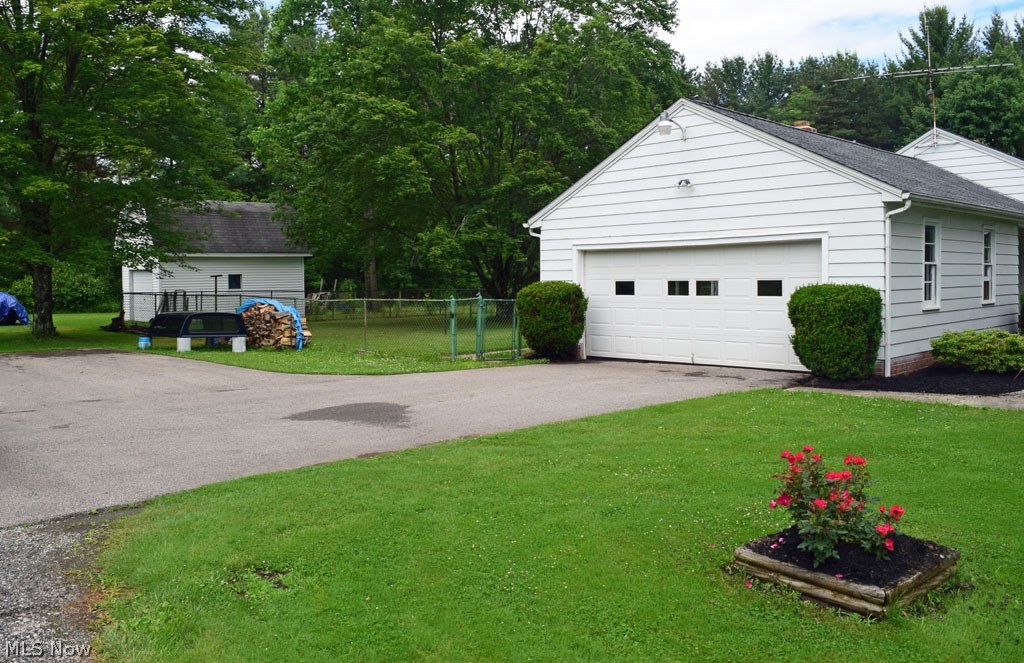 11592 Old State Road Chardon, OH 44024 - Photo 17 of 18
