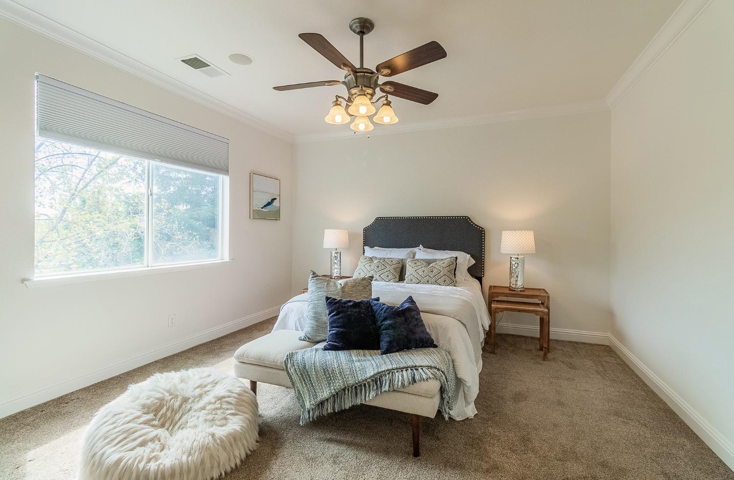 2595 Powers Avenue Coalinga, CA 93210 - Photo 23 of 34 a living room with furniture