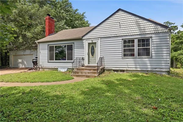 $210,000 | 3321 Blue Ridge Boulevard, Independence, MO 64052