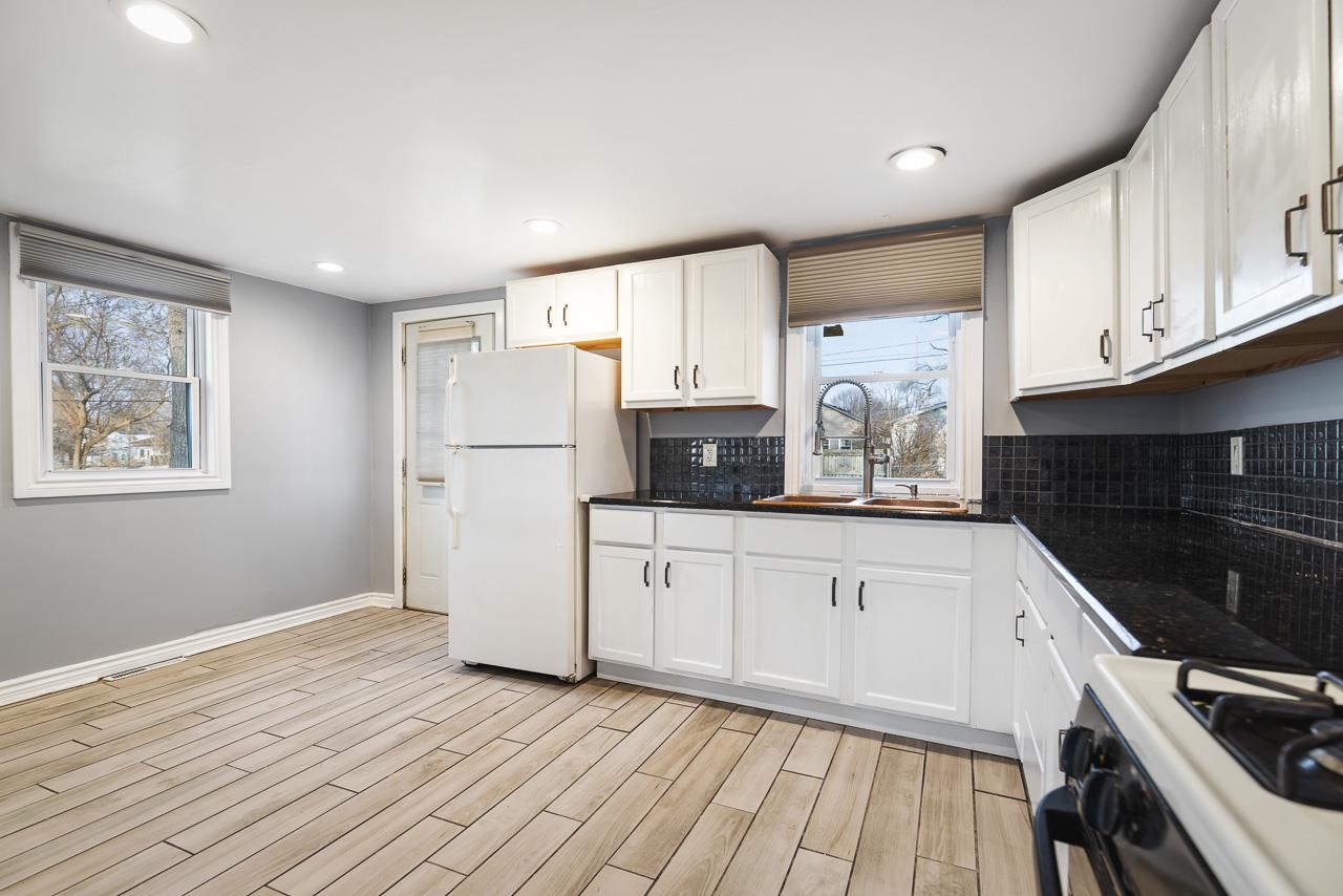 2206 Forest View Road Rockford, IL 61108 - Photo 5 of 19 Gallery Image 5