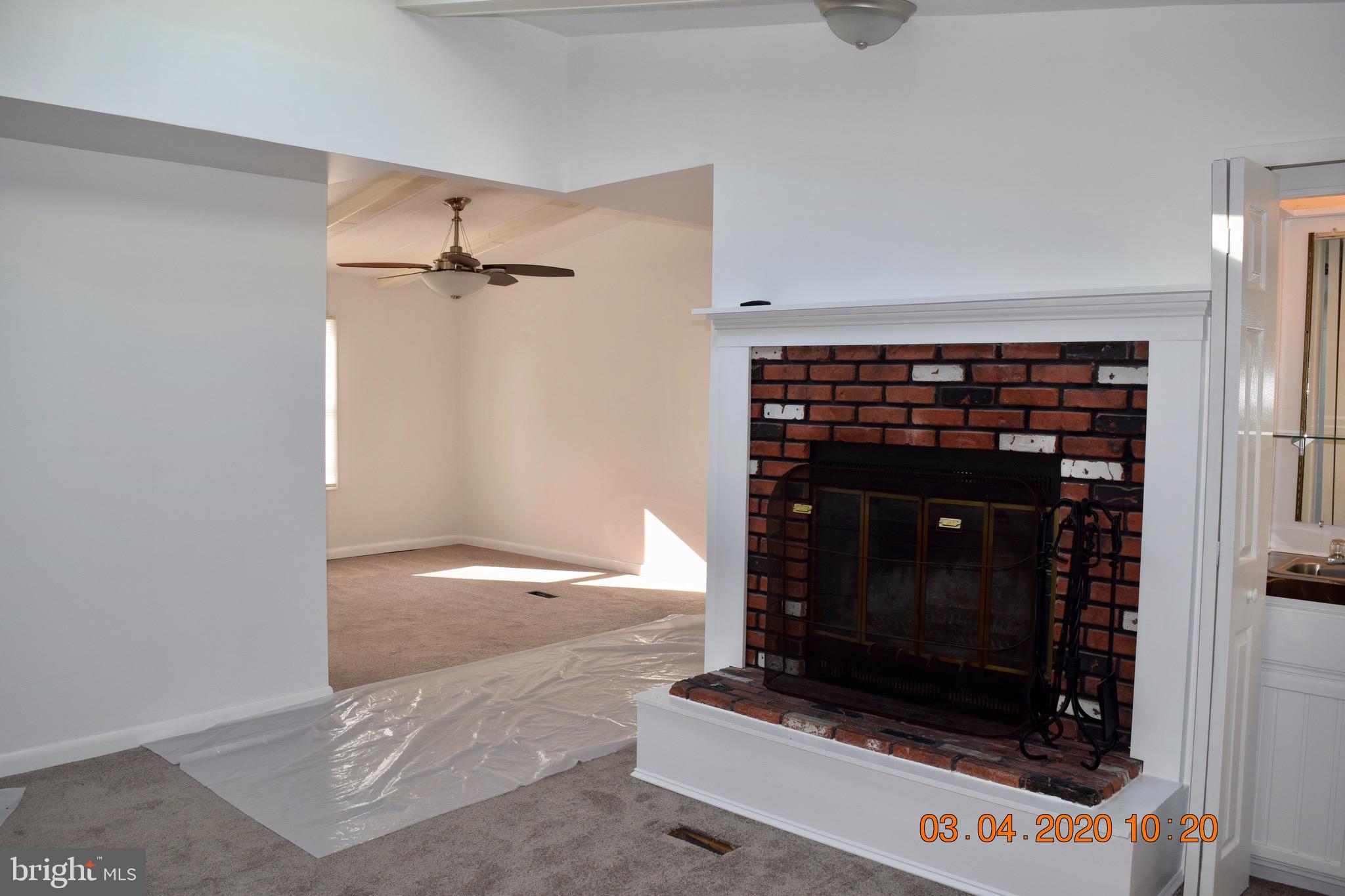 876 Old Forge Road Oxford, PA 19363 - Photo 11 of 27 Electric fireplace