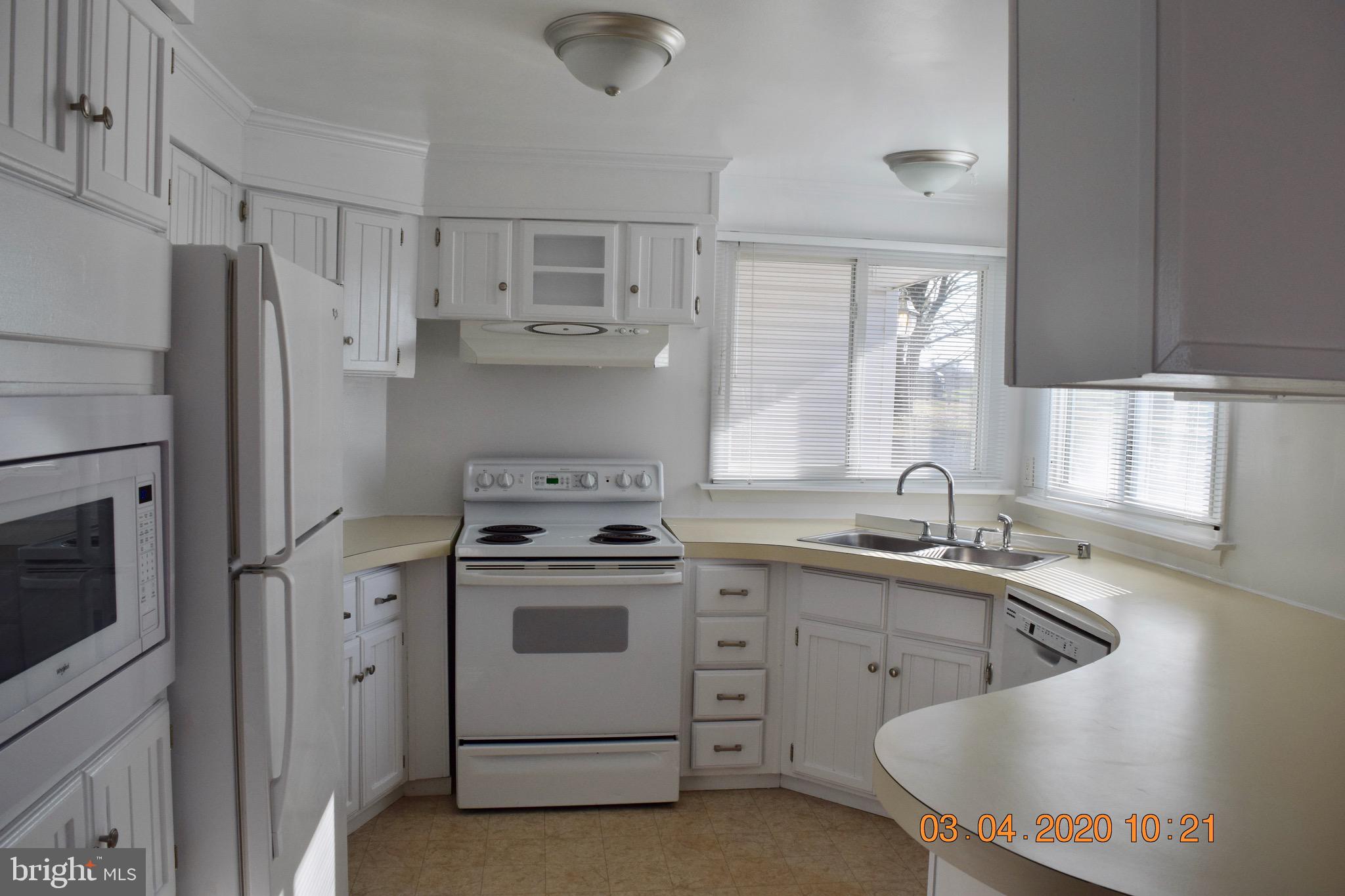 876 Old Forge Road Oxford, PA 19363 - Photo 14 of 27 bright kitchen