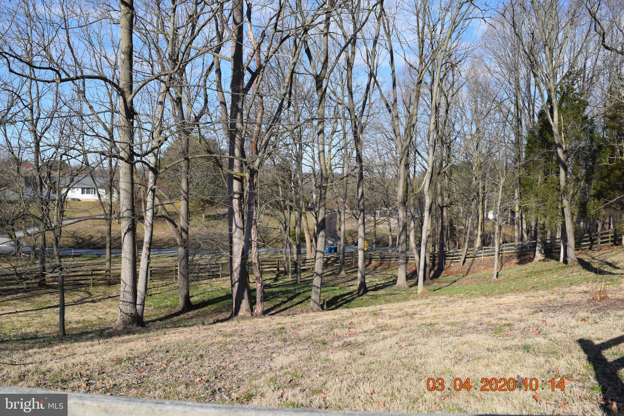 876 Old Forge Road Oxford, PA 19363 - Photo 4 of 27 fenced in front yard