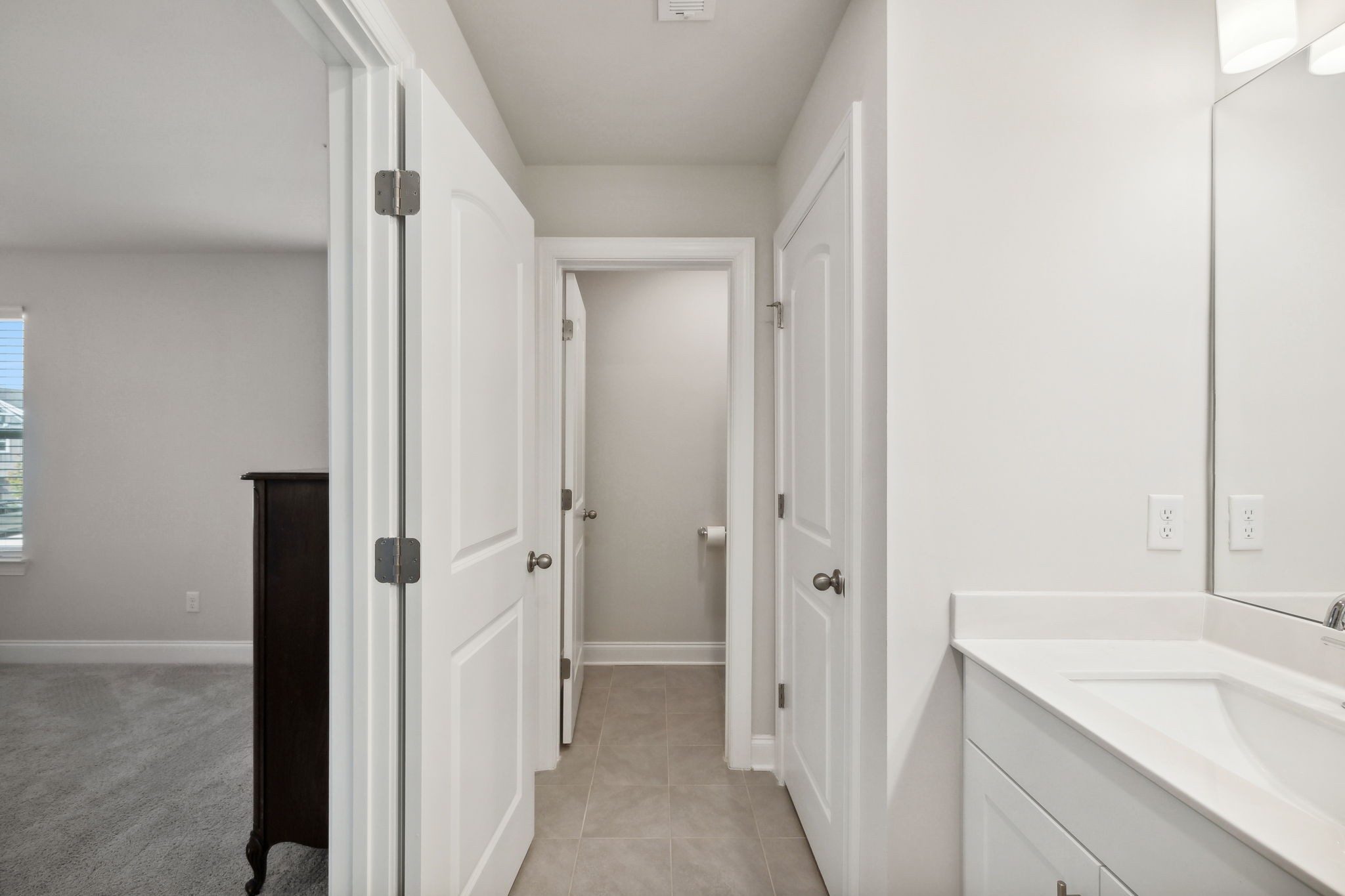 738 Prairie View Drive Columbia, TN 38401 - Photo 31 of 38 a bathroom with a sink and a mirror