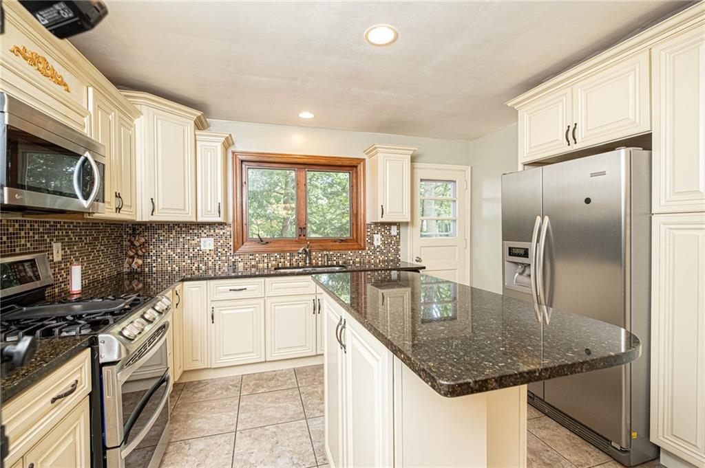81 Chapel Ridge Place Pittsburgh, PA 15238 - Photo 4 of 25 Gallery Image 4