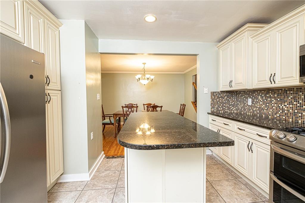 81 Chapel Ridge Place Pittsburgh, PA 15238 - Photo 5 of 25 Gallery Image 5