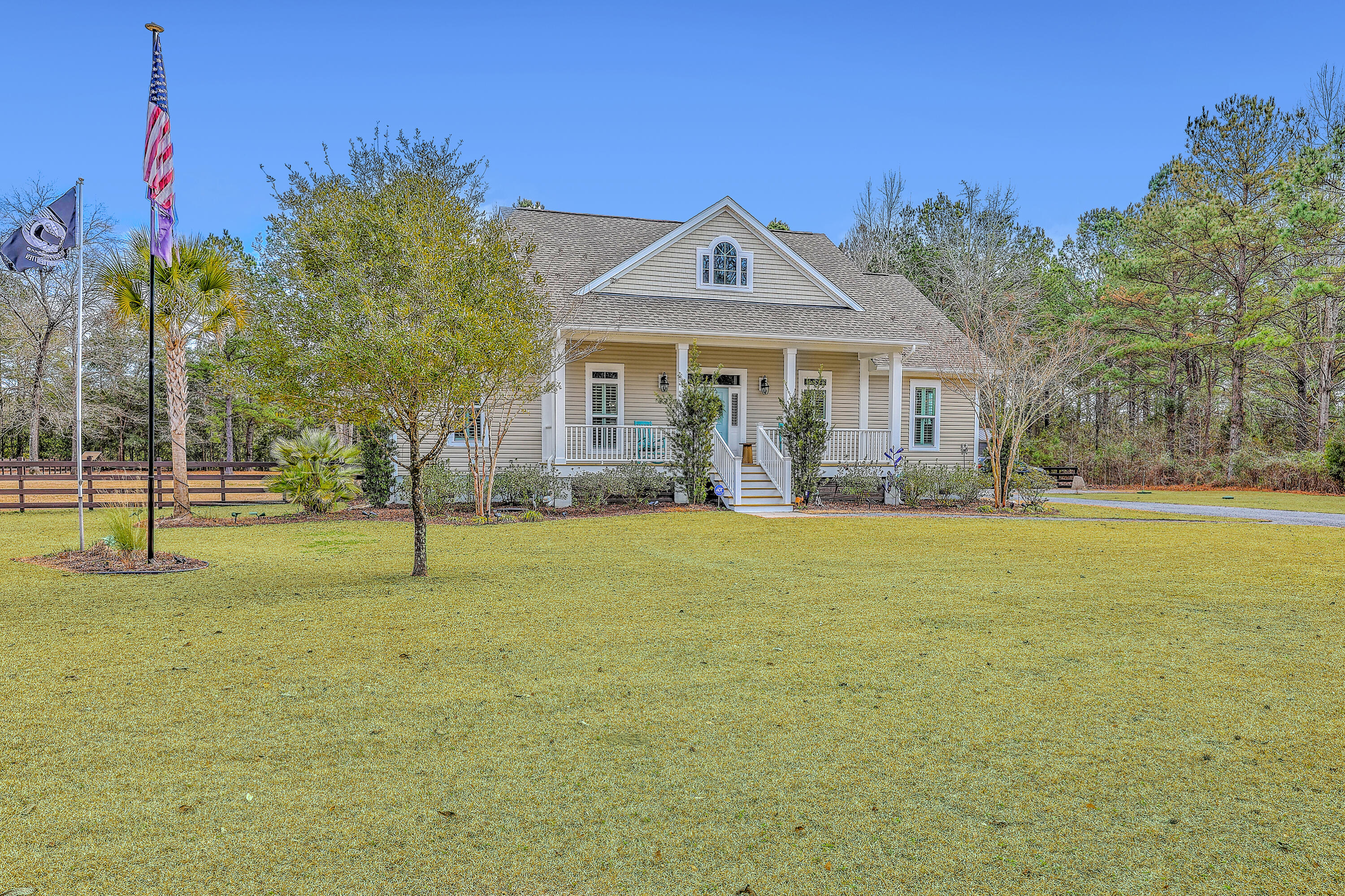 6968 Hyde Farm Road Ravenel, SC 29470 - Photo 4 of 68 Well landscaped