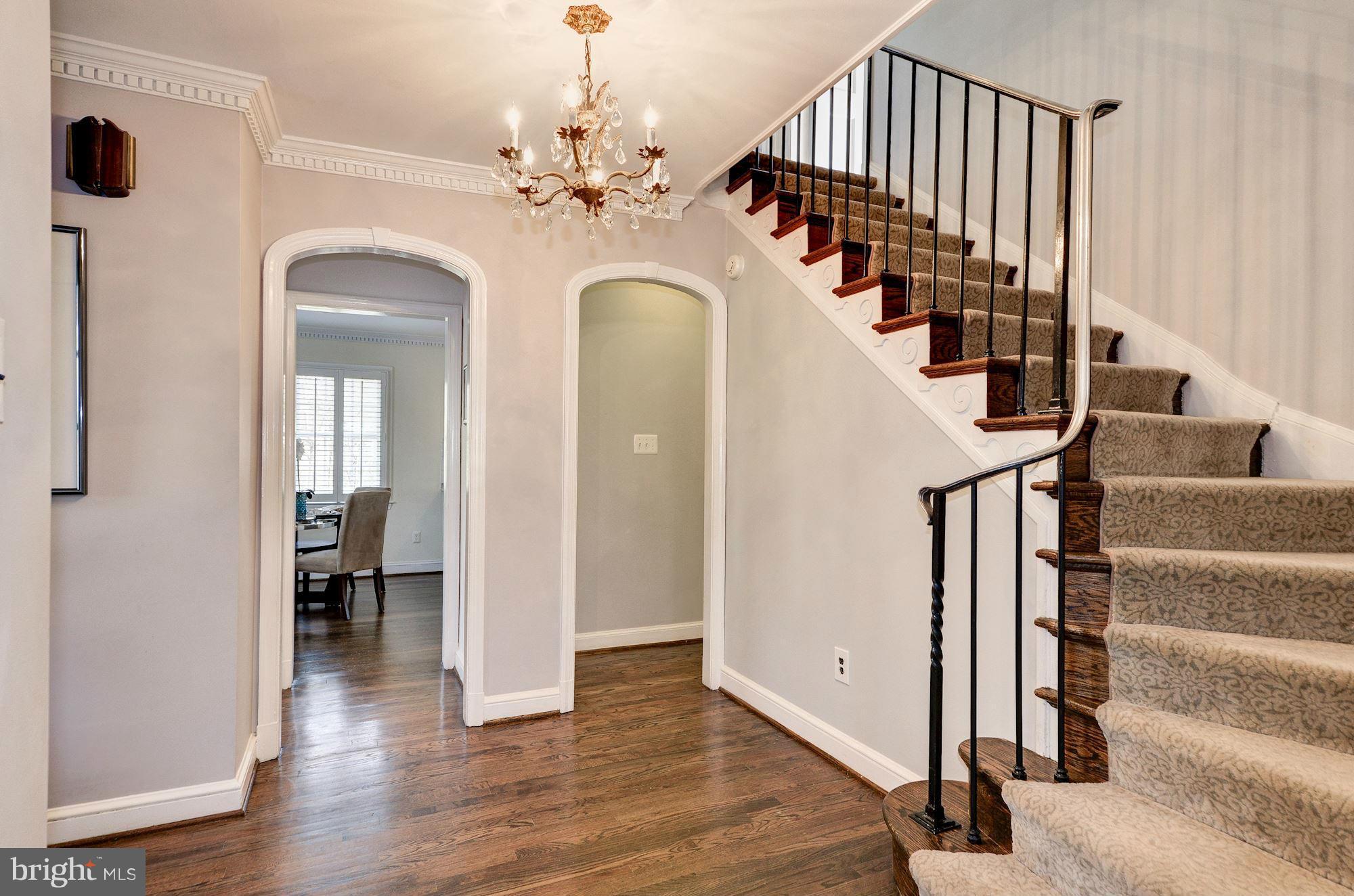 4625 Reno Road Northwest Washington, DC 20008 - Photo 3 of 30 Foyer