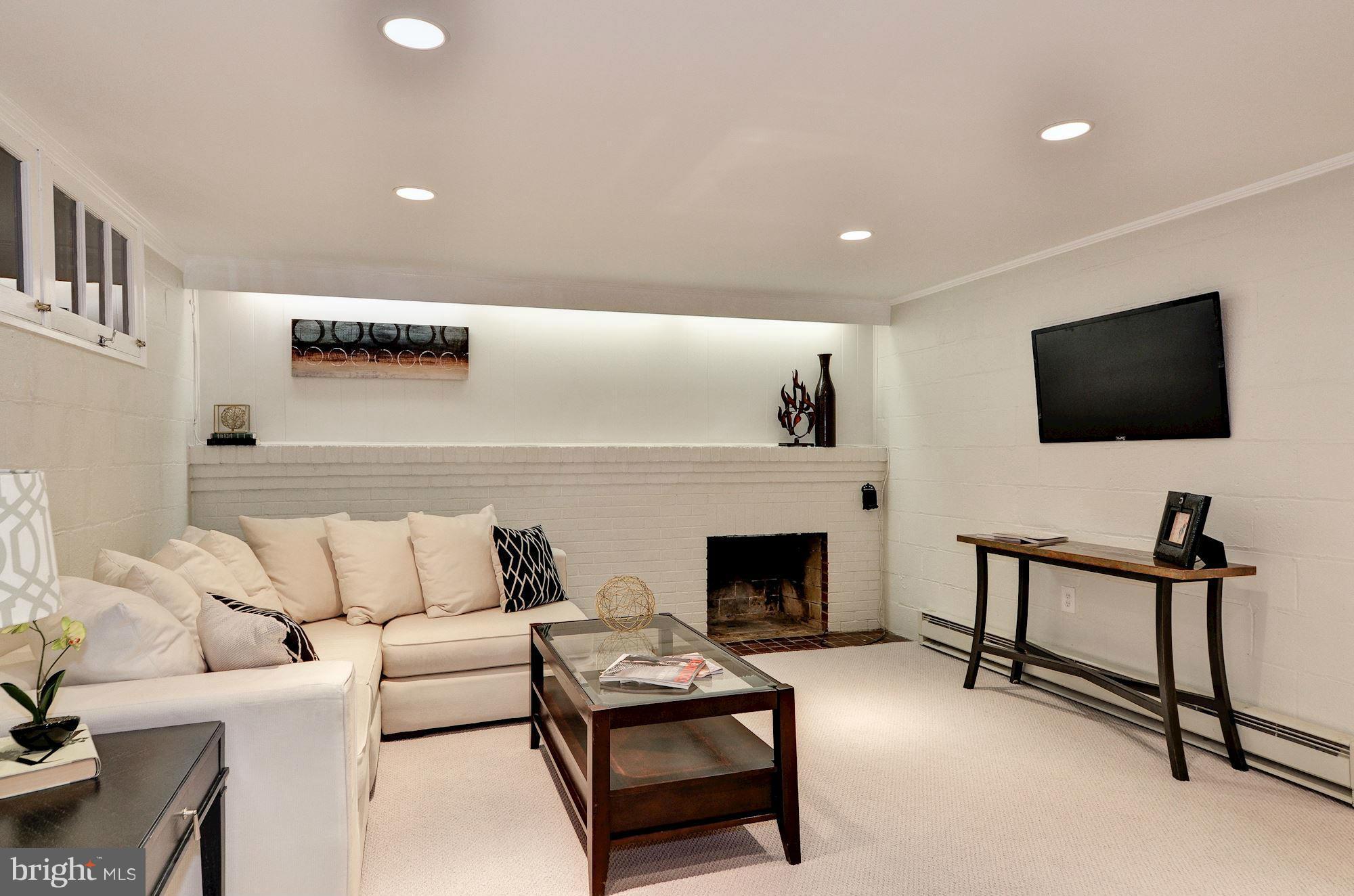4625 Reno Road Northwest Washington, DC 20008 - Photo 22 of 30 Recreation room