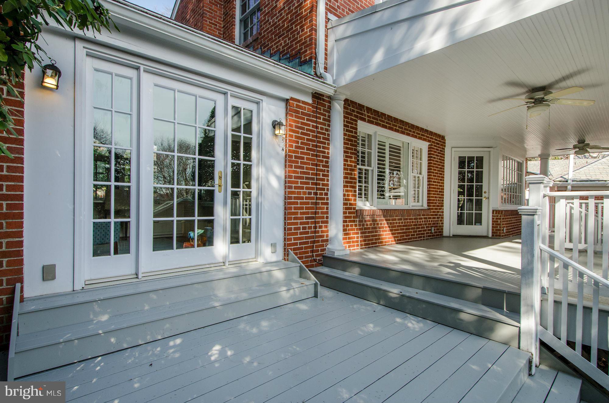 4625 Reno Road Northwest Washington, DC 20008 - Photo 28 of 30 Rear deck