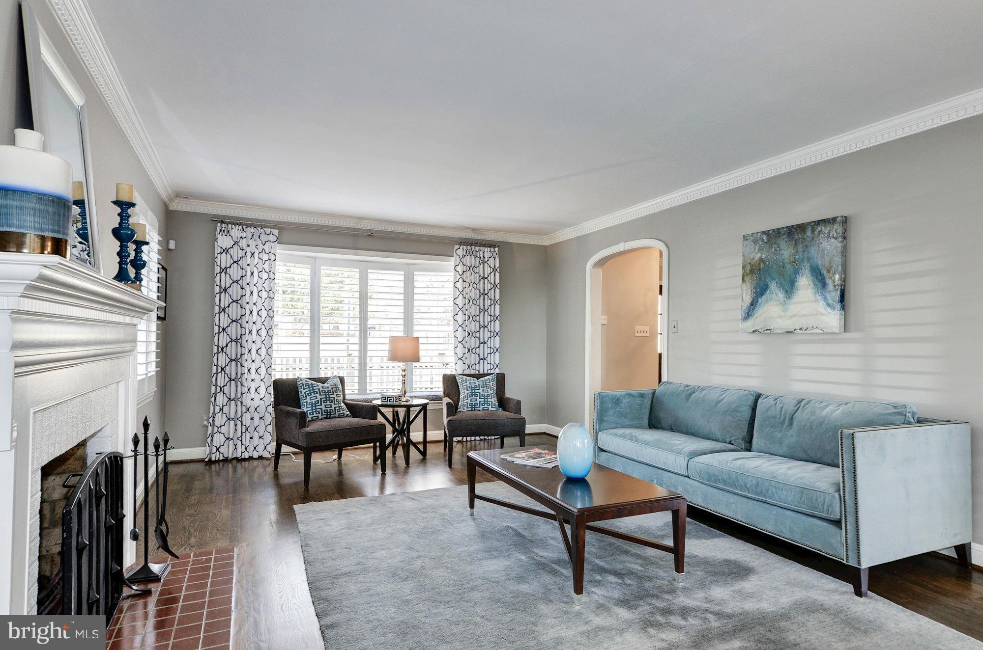 4625 Reno Road Northwest Washington, DC 20008 - Photo 5 of 30 Living Room