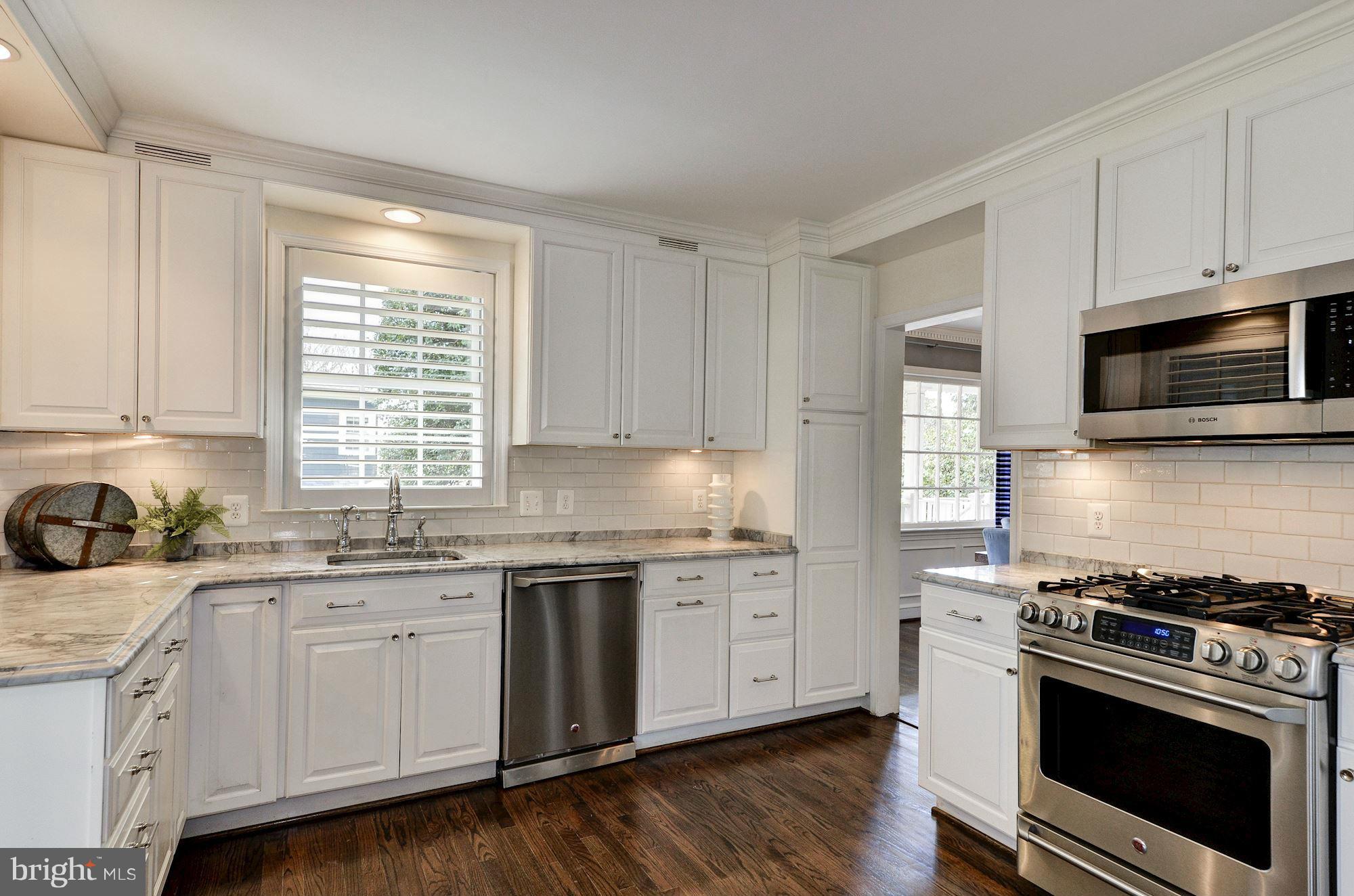 4625 Reno Road Northwest Washington, DC 20008 - Photo 10 of 30 Kitchen