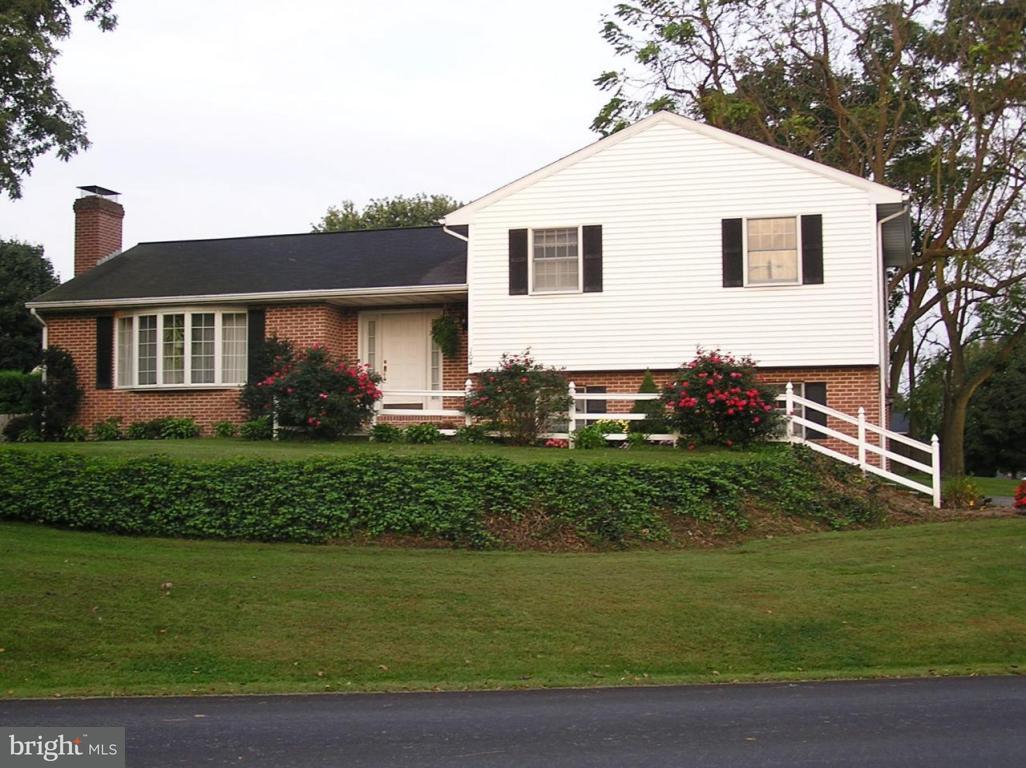 104 Briar Hill Road Lititz, PA 17543 - Photo 1 of 19