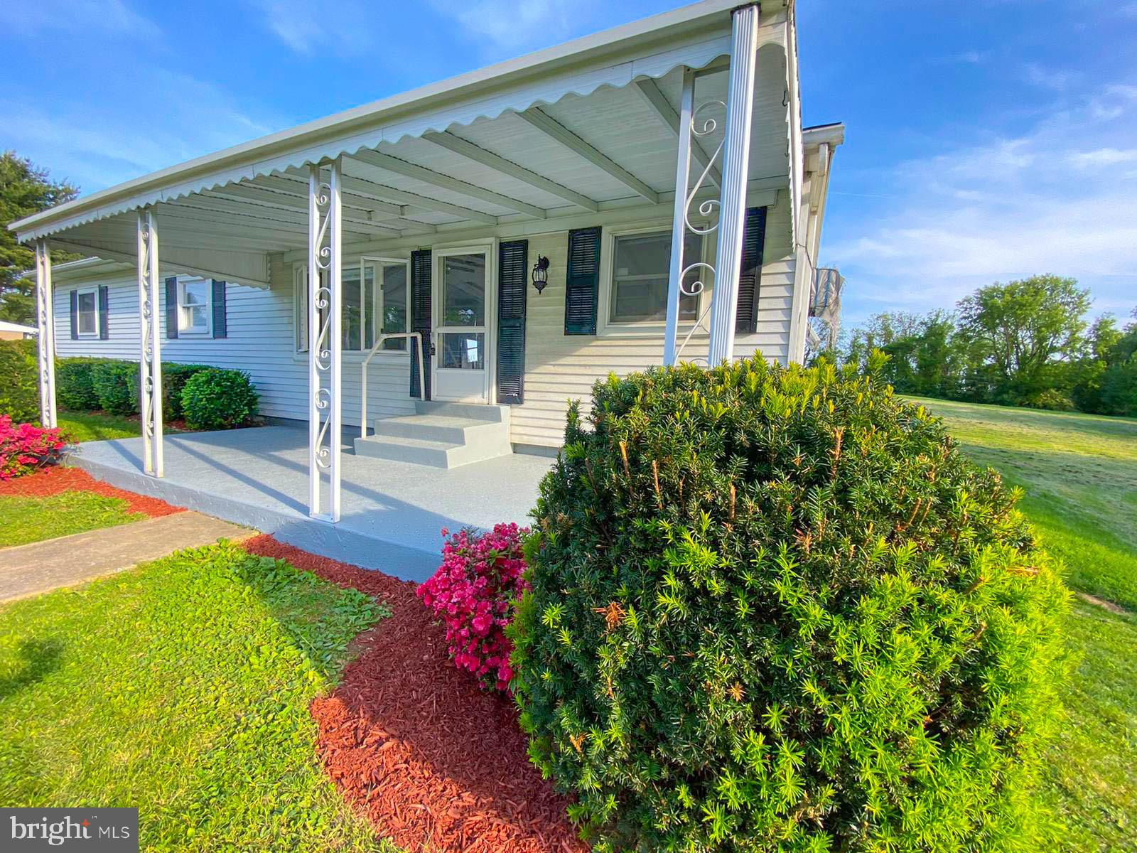 730 Brownsville Road Reading, PA 19608 - Photo 3 of 32 Front Porch