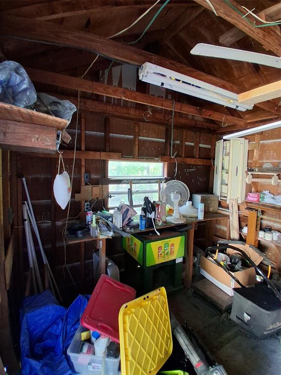 407 North Files Street Itasca, TX 76055 - Photo 22 of 30 View of garage