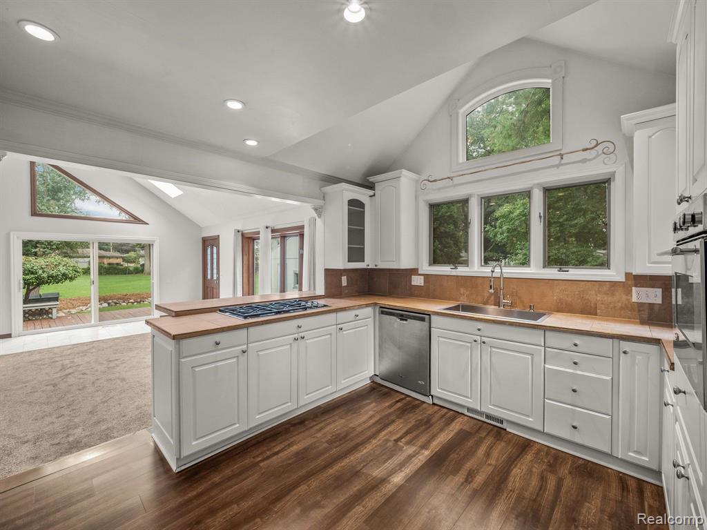 48070 Shelby Road Utica, MI 48317 - Photo 10 of 29