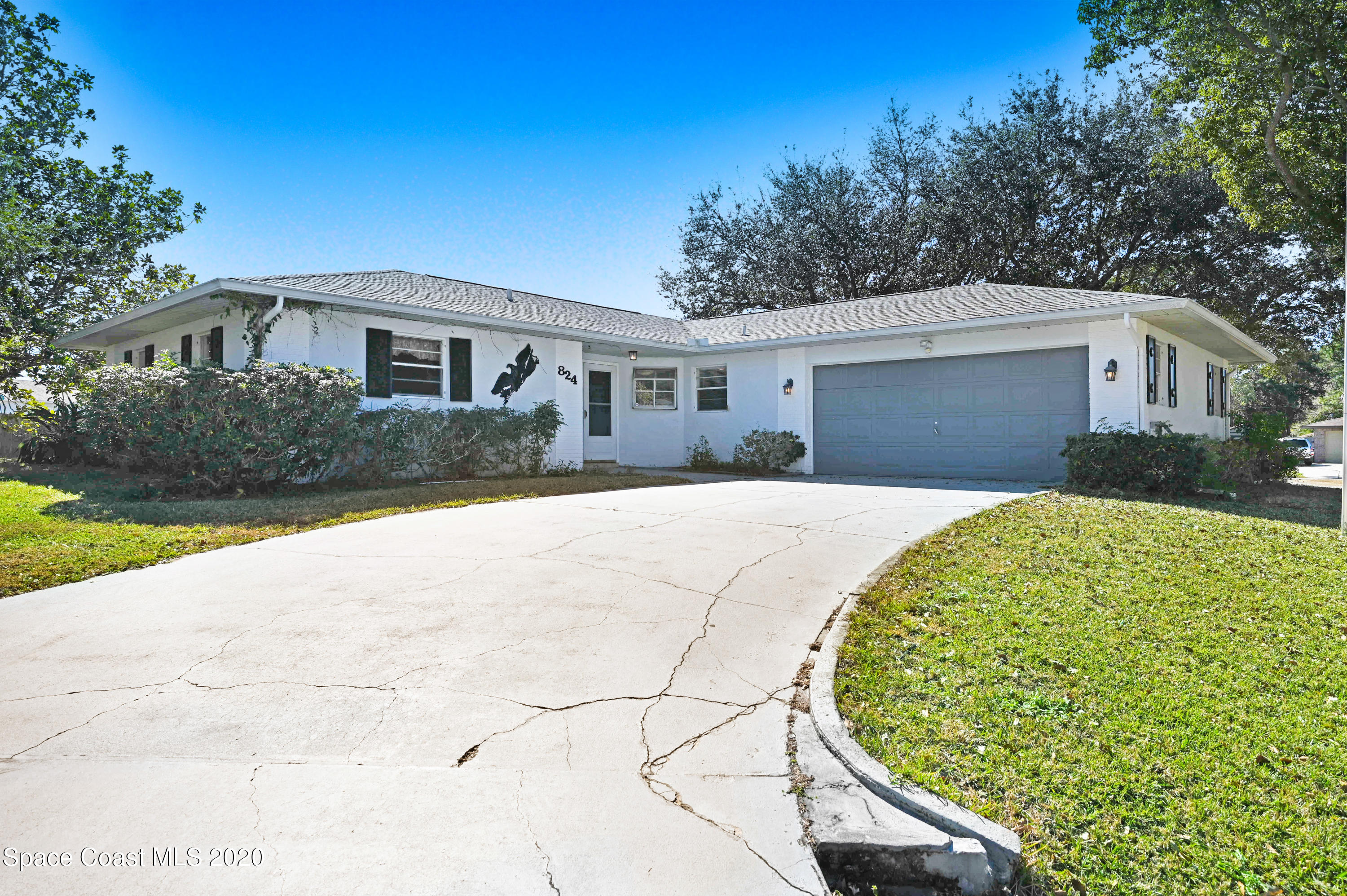 824 Furth Road Northwest Palm Bay, FL 32907 - Photo 2 of 16 Long Driveway