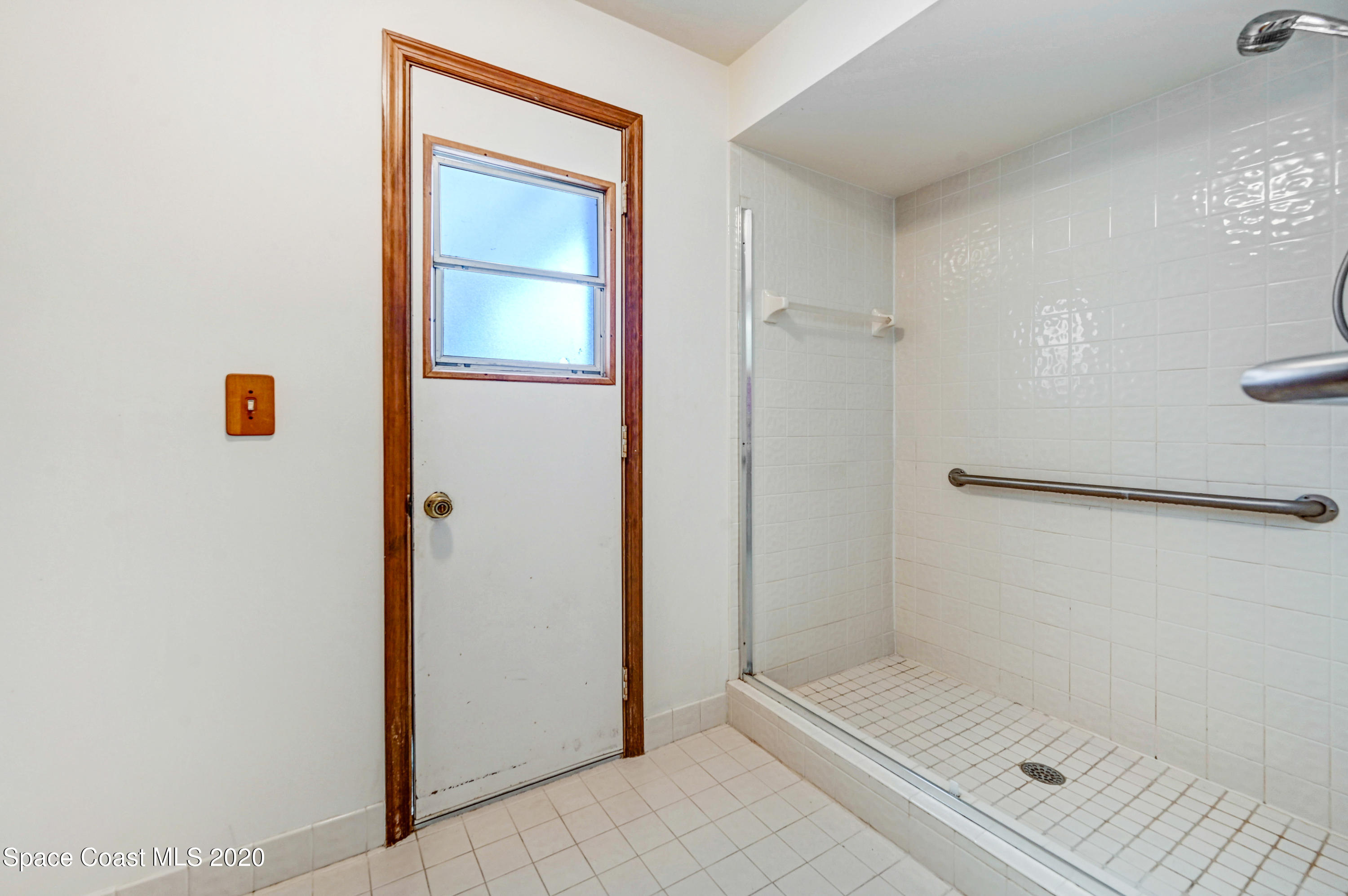 824 Furth Road Northwest Palm Bay, FL 32907 - Photo 11 of 16 Master Shower