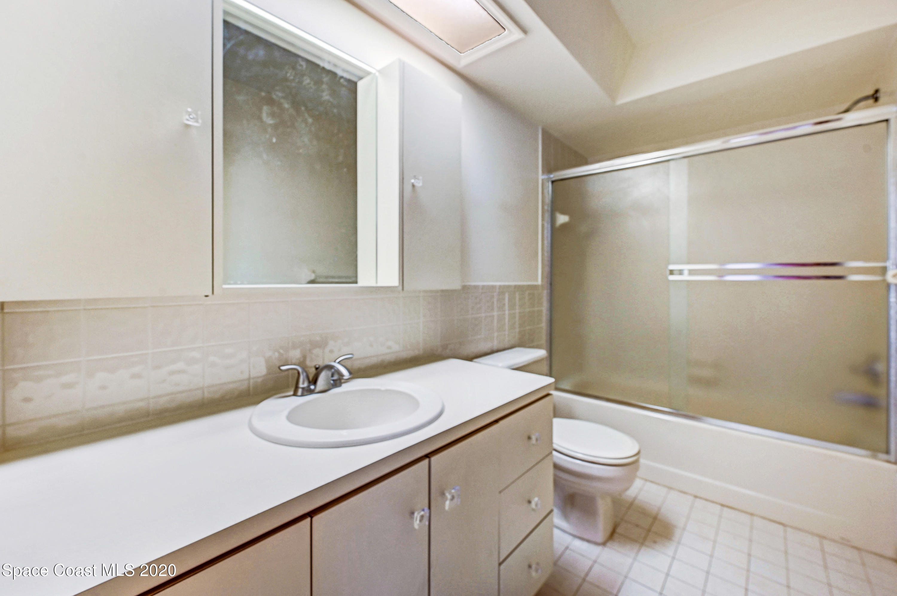 824 Furth Road Northwest Palm Bay, FL 32907 - Photo 14 of 16 spare bathroom