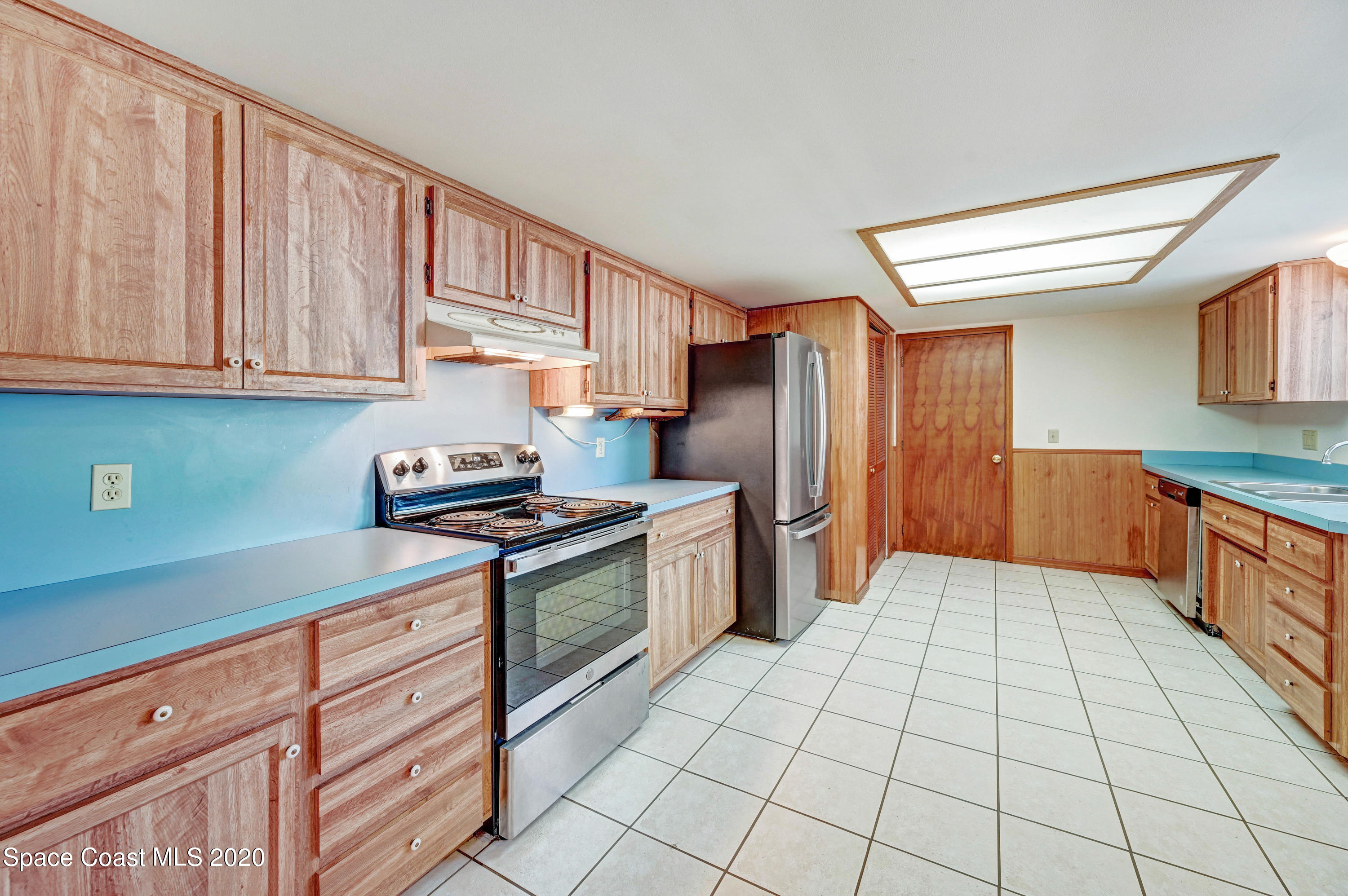 824 Furth Road Northwest Palm Bay, FL 32907 - Photo 3 of 16 Huge Kitchen