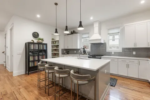 $1,395,000 | 1002 B Grandview Drive, Nashville, TN 37204