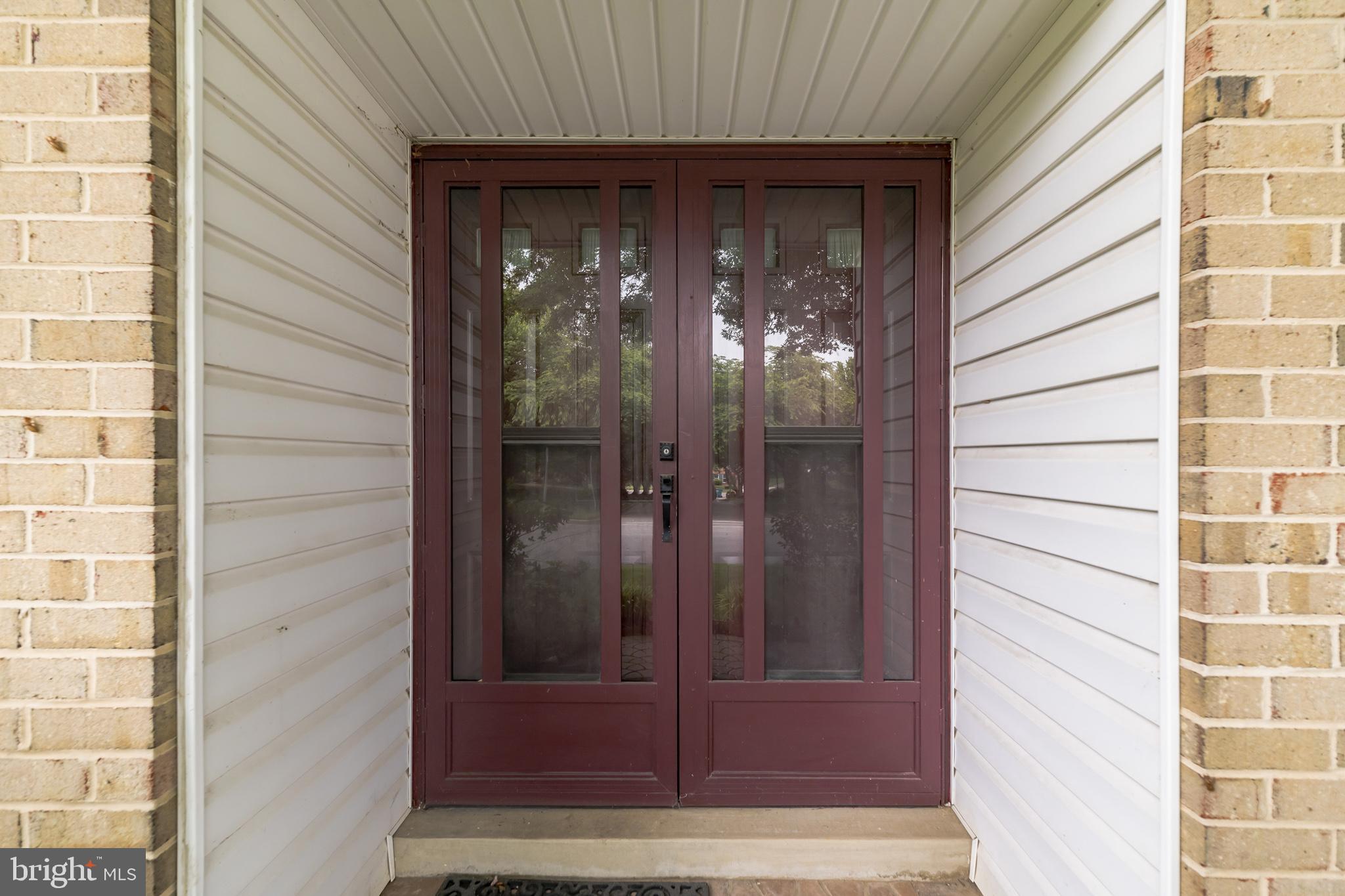 14 Thorburn Road Gaithersburg, MD 20878 - Photo 2 of 30