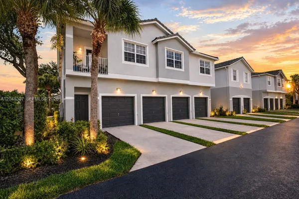 $281,500 | 3107 Grandiflora Drive, Greenacres, FL 33467