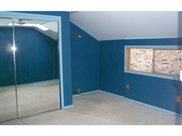 21394 Aldercroft Heights Road Los Gatos, CA 95033 - Photo 8 of 15 a view of an empty room