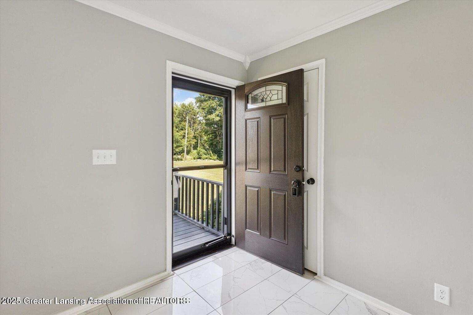 1661 West Cutler Road Dewitt, MI 48820 - Photo 4 of 60 20250903132156058306000000-o