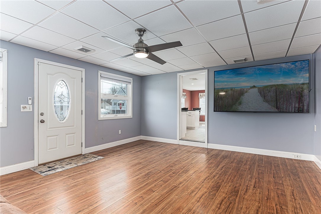 121 Tupelo Road South Kingstown, RI 02879 - Photo 3 of 33